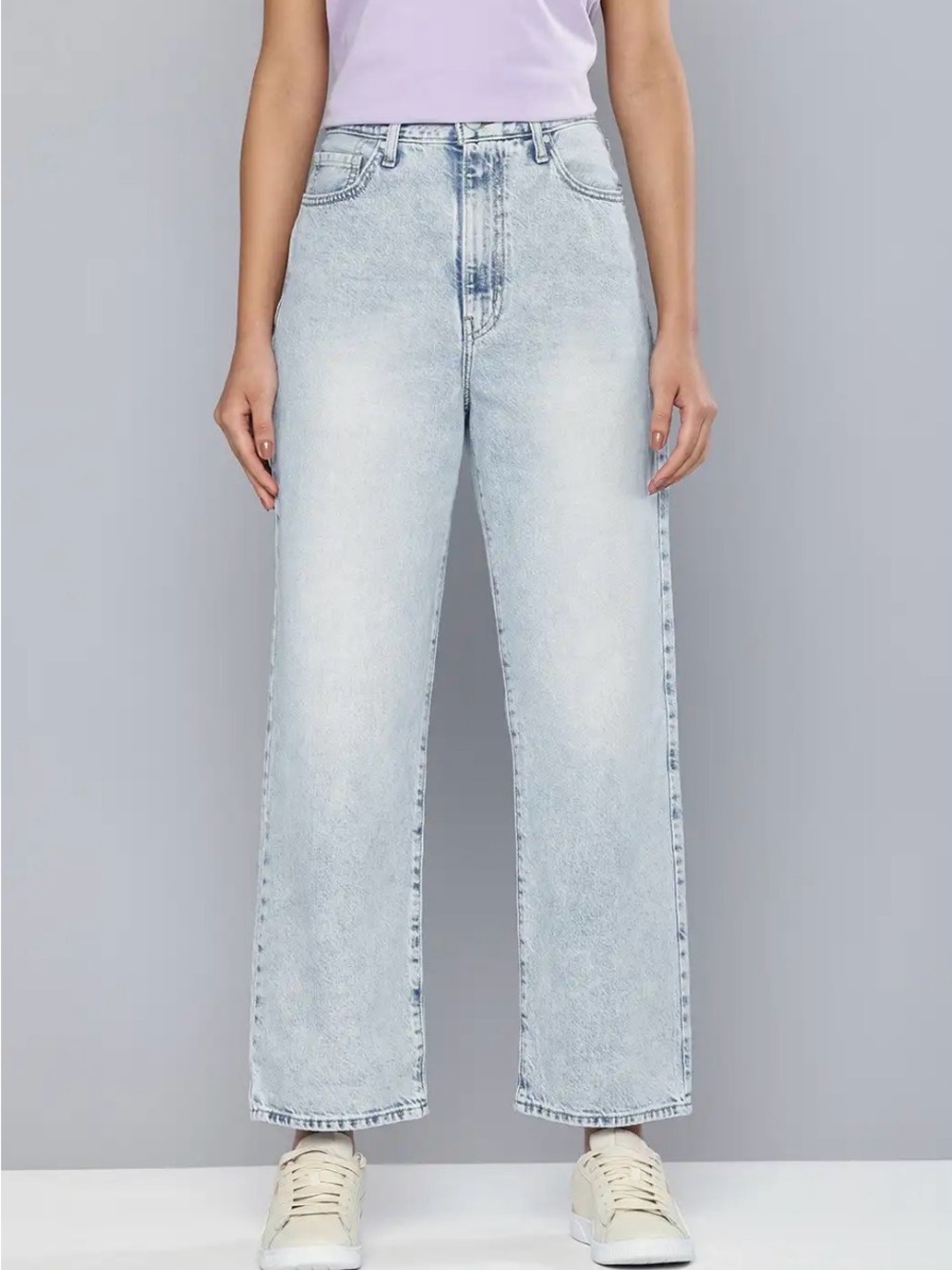 Levi's Light Acid Wash Straight Leg Jeans - Pale Blue